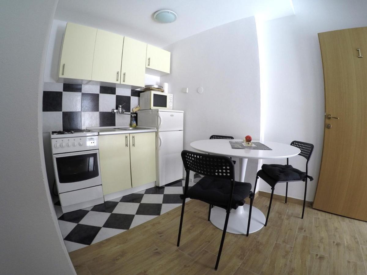Peach Apartment'S Repic Бибине Екстериор снимка